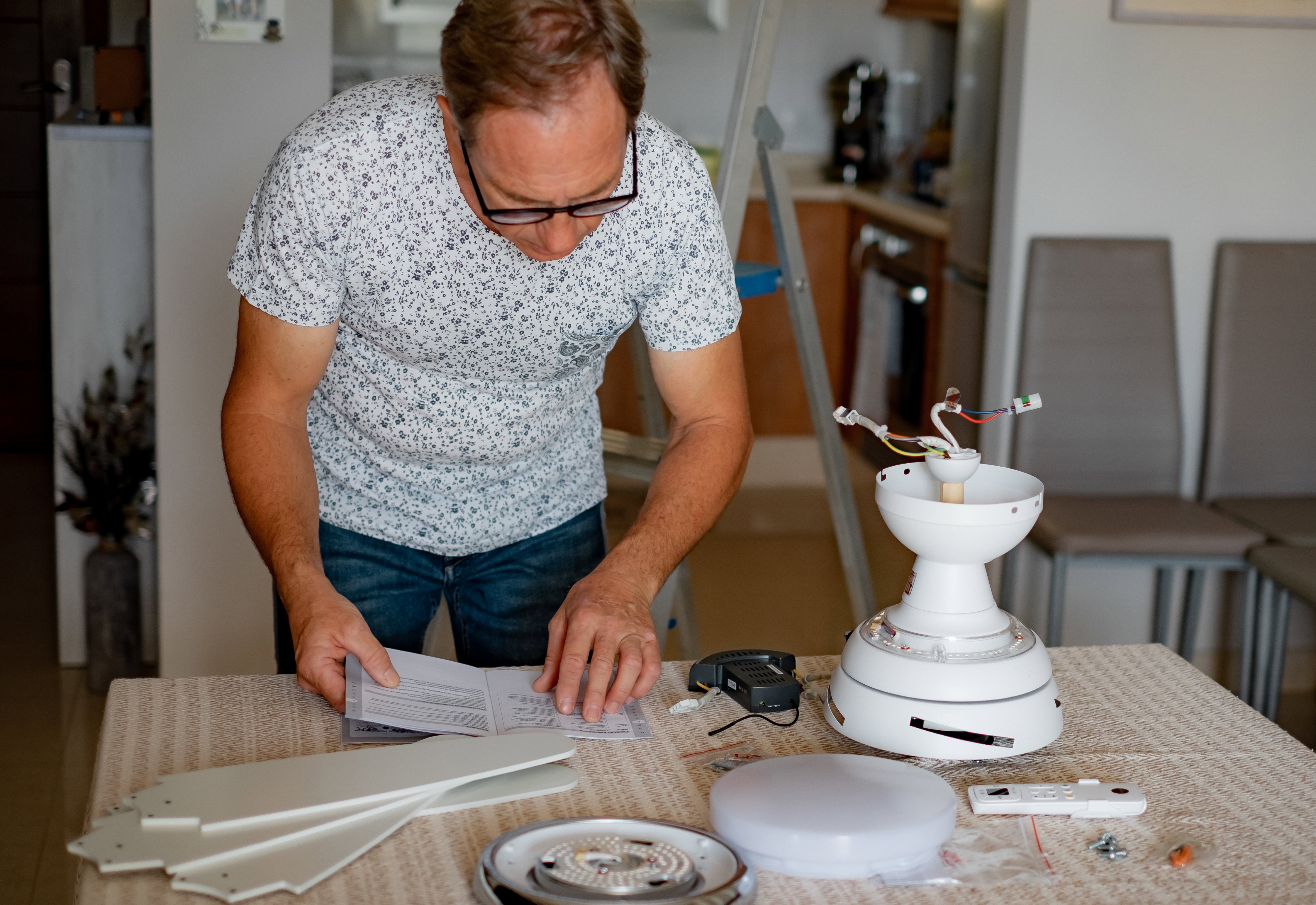 Ceiling fan troubleshooting electrician Singapore