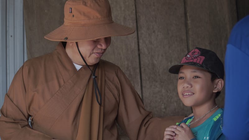 Giving gifts to the mountainous people of Quang Nam