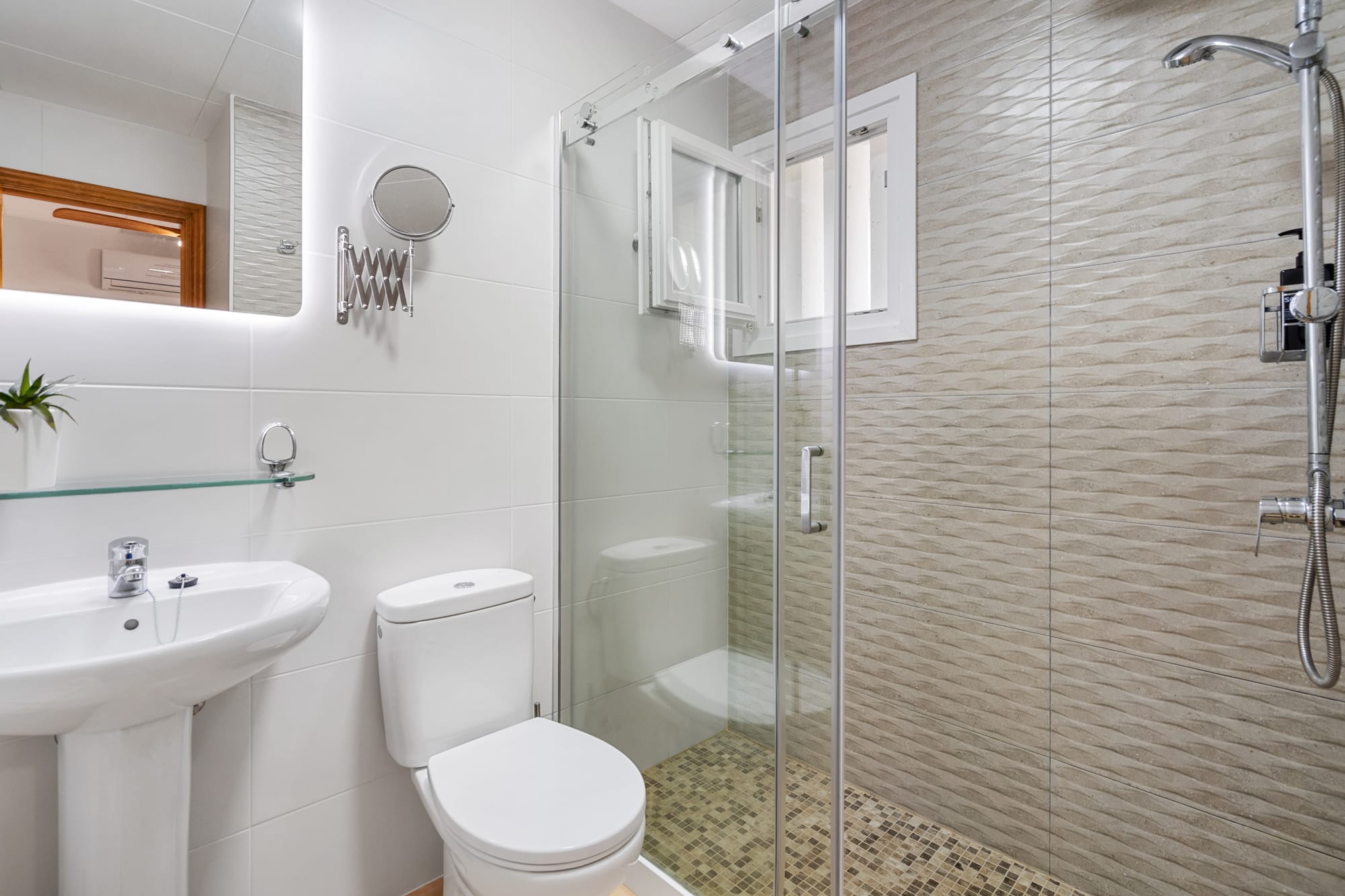 En suite bathroom