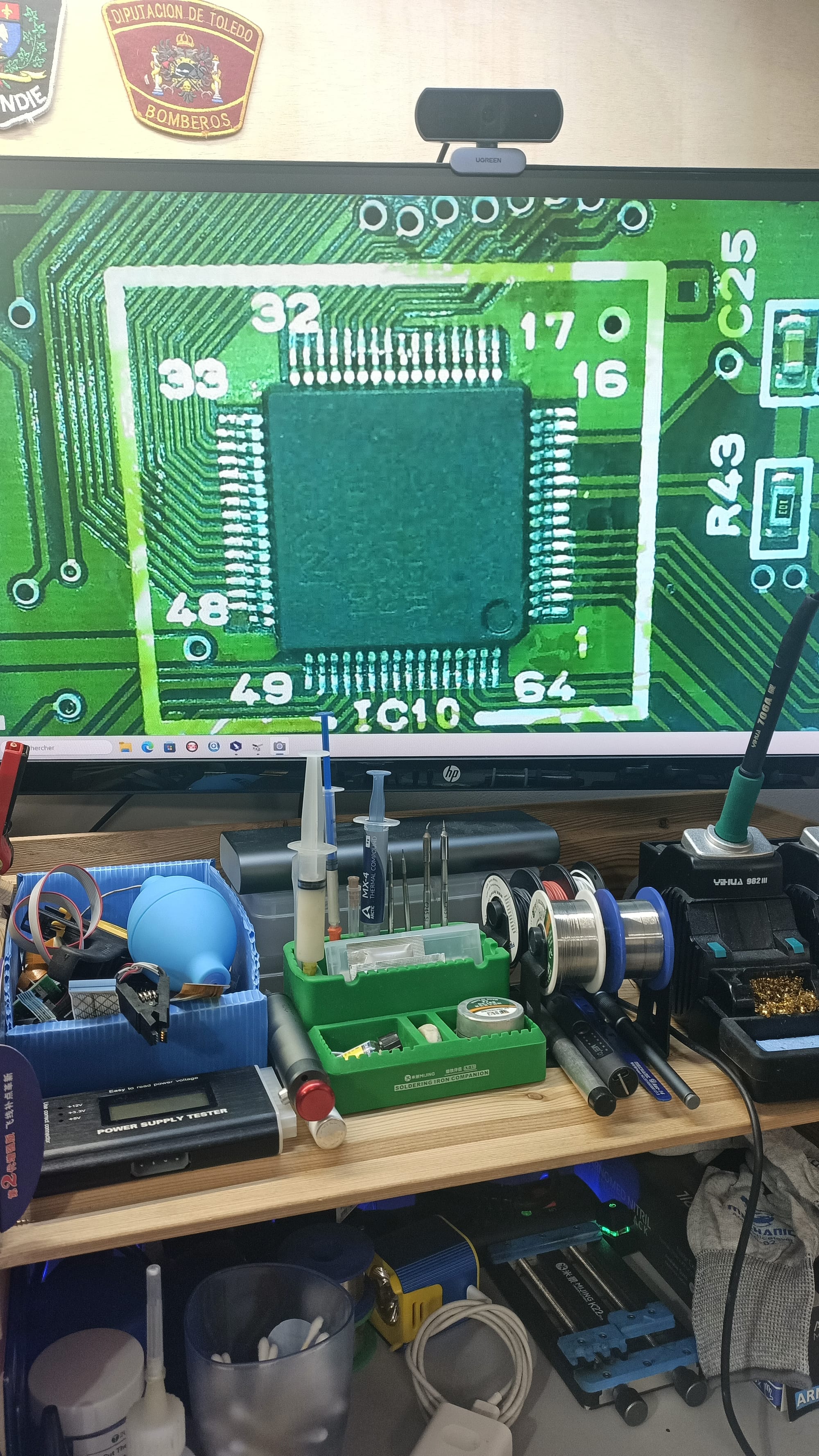 <img src="atelier-microsoudure-contrôleur compteur.jpg" alt="microsoudure sur contrôleur compteur dans l'atelier CMER77" />