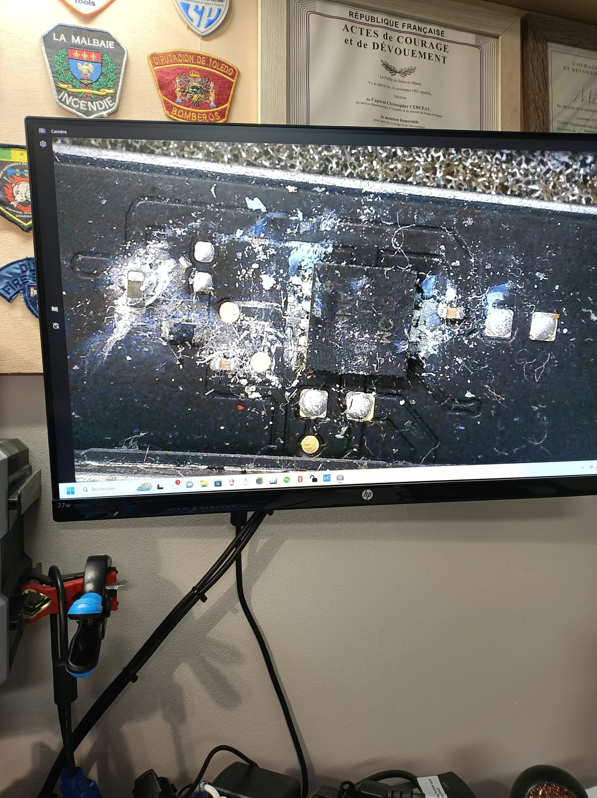 <img src="atelier-microsoudure-puce hs.jpg" alt="microsoudure puce hs dans l'atelier CMER77" />