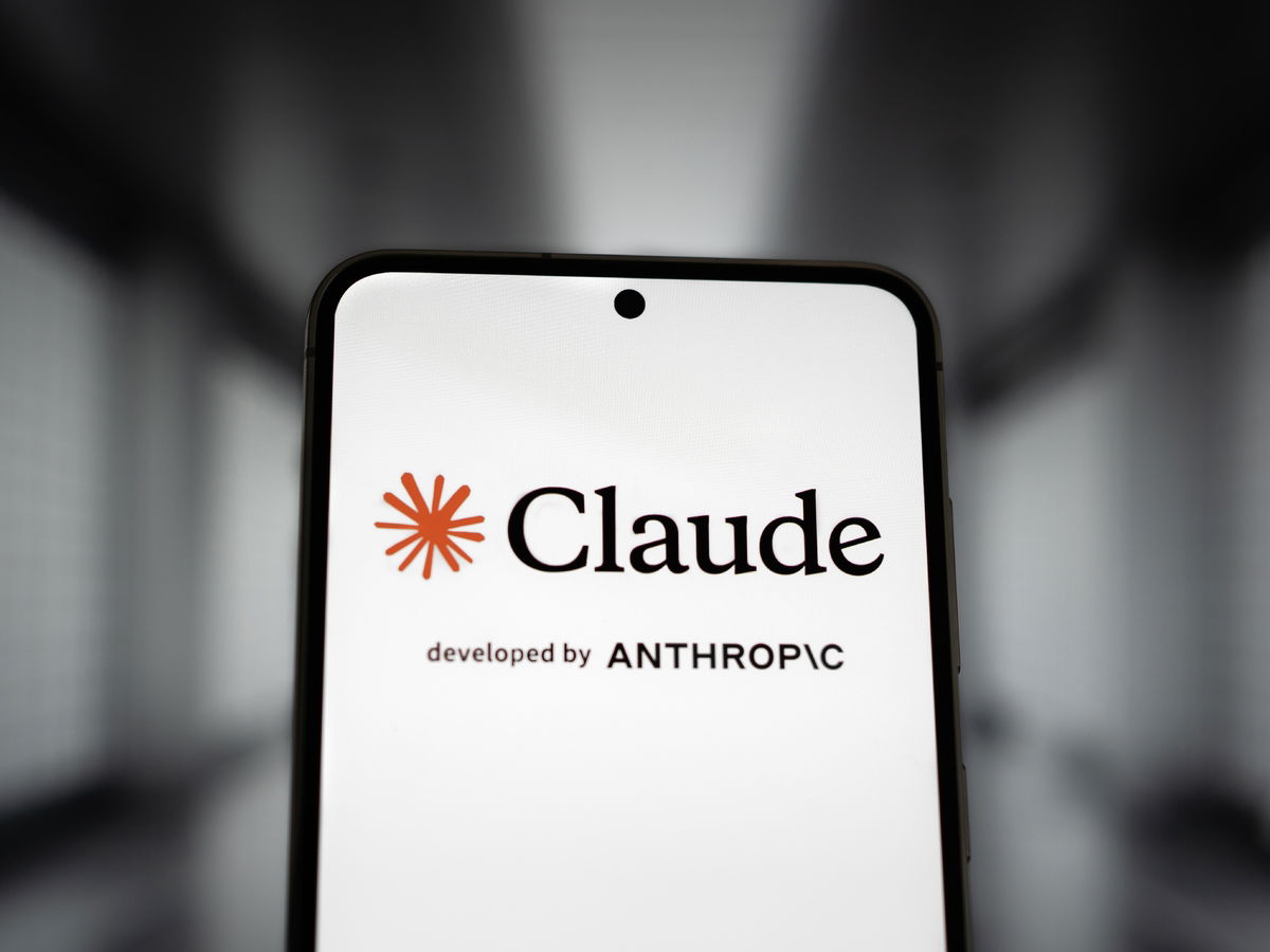 Claude Mythos : Anthropic laisse fuiter les détails de son IA la plus puissante et la plus dangereuse