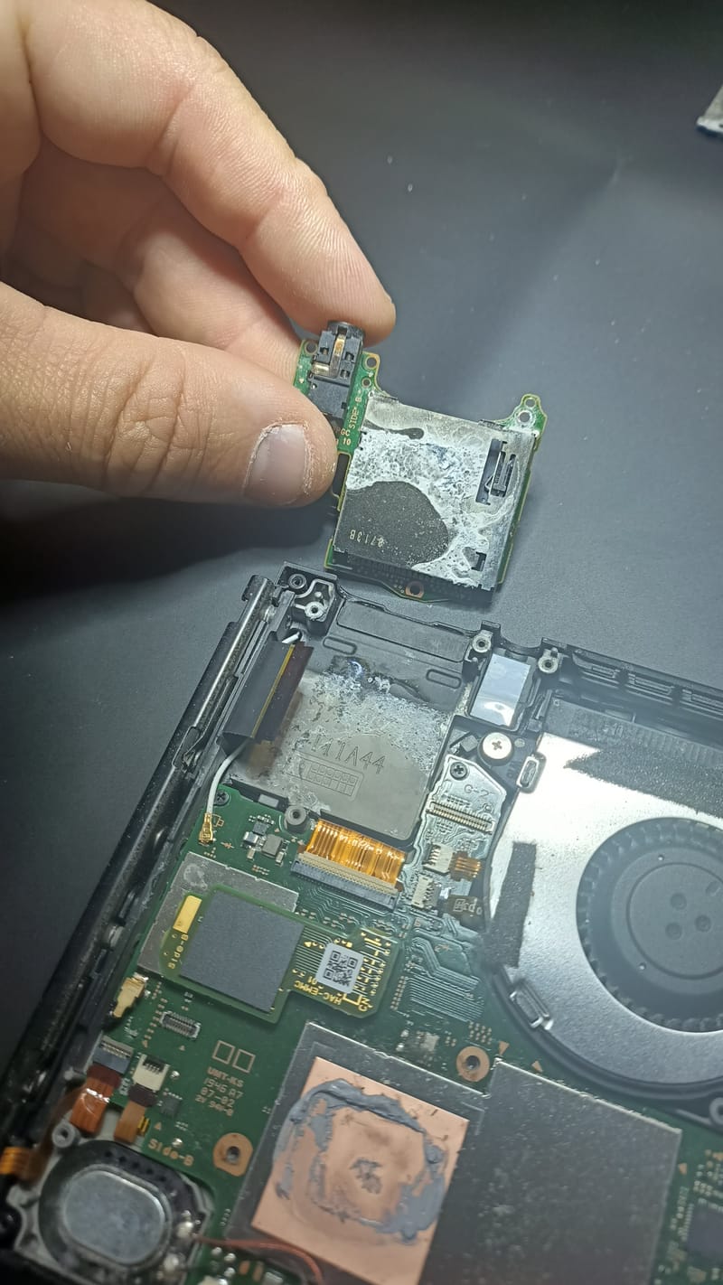 Restaurer le Plaisir du Jeu : Instantanés de Réparation de Consoles