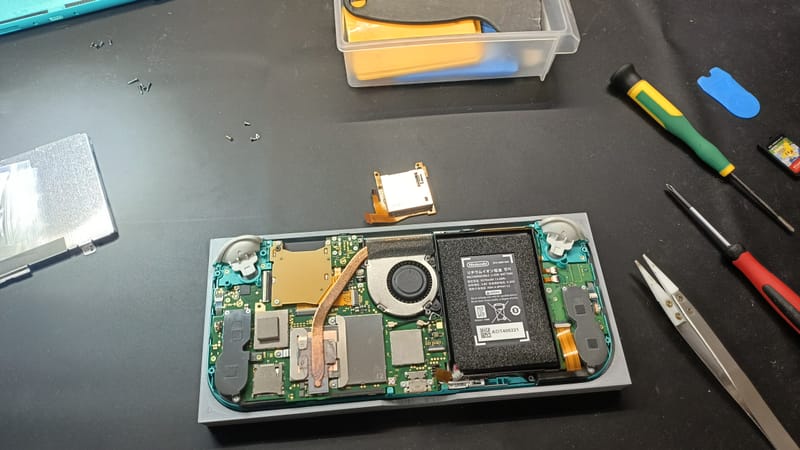 Restaurer le Plaisir du Jeu : Instantanés de Réparation de Consoles