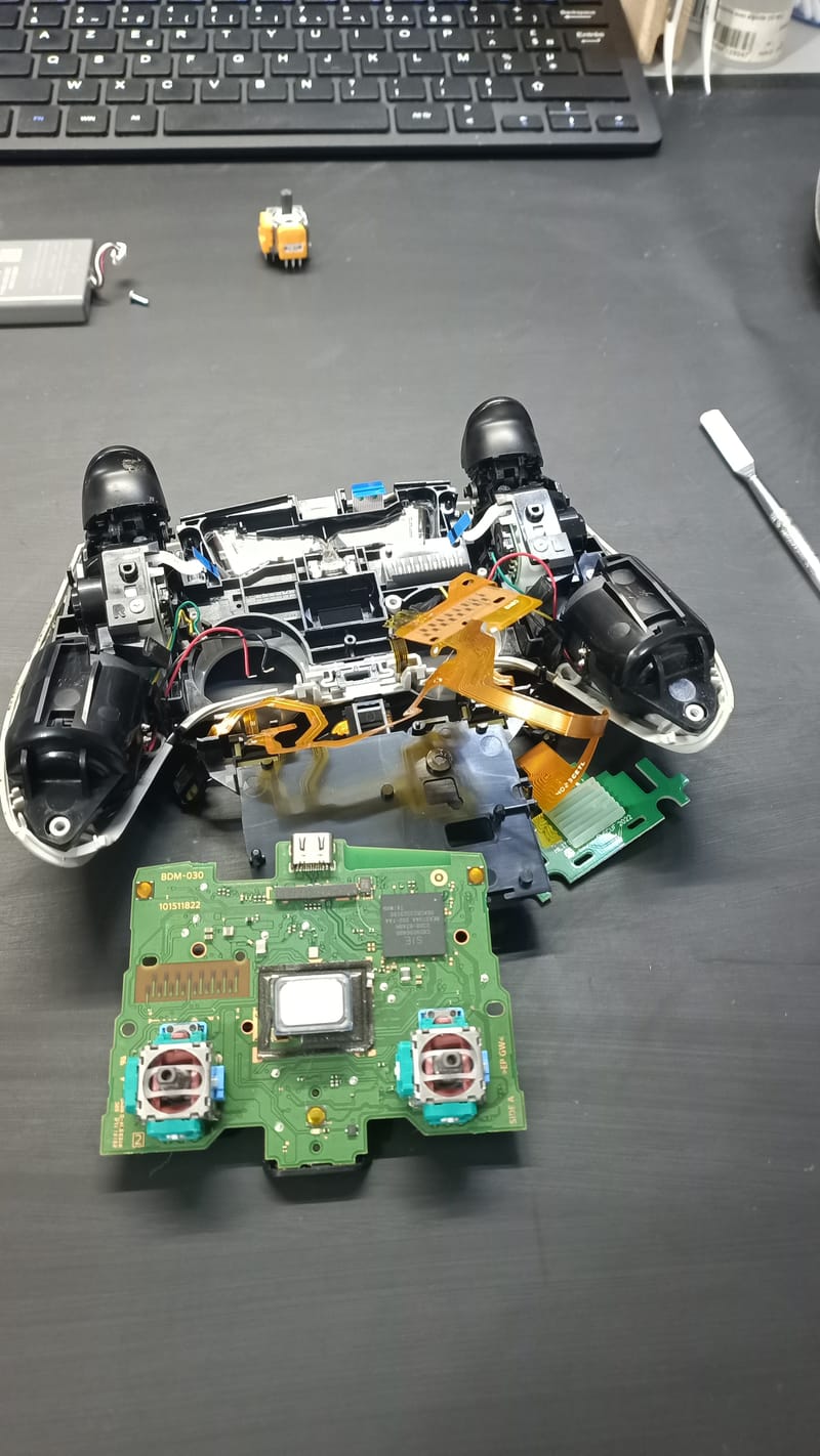 Restaurer le Plaisir du Jeu : Instantanés de Réparation de Consoles