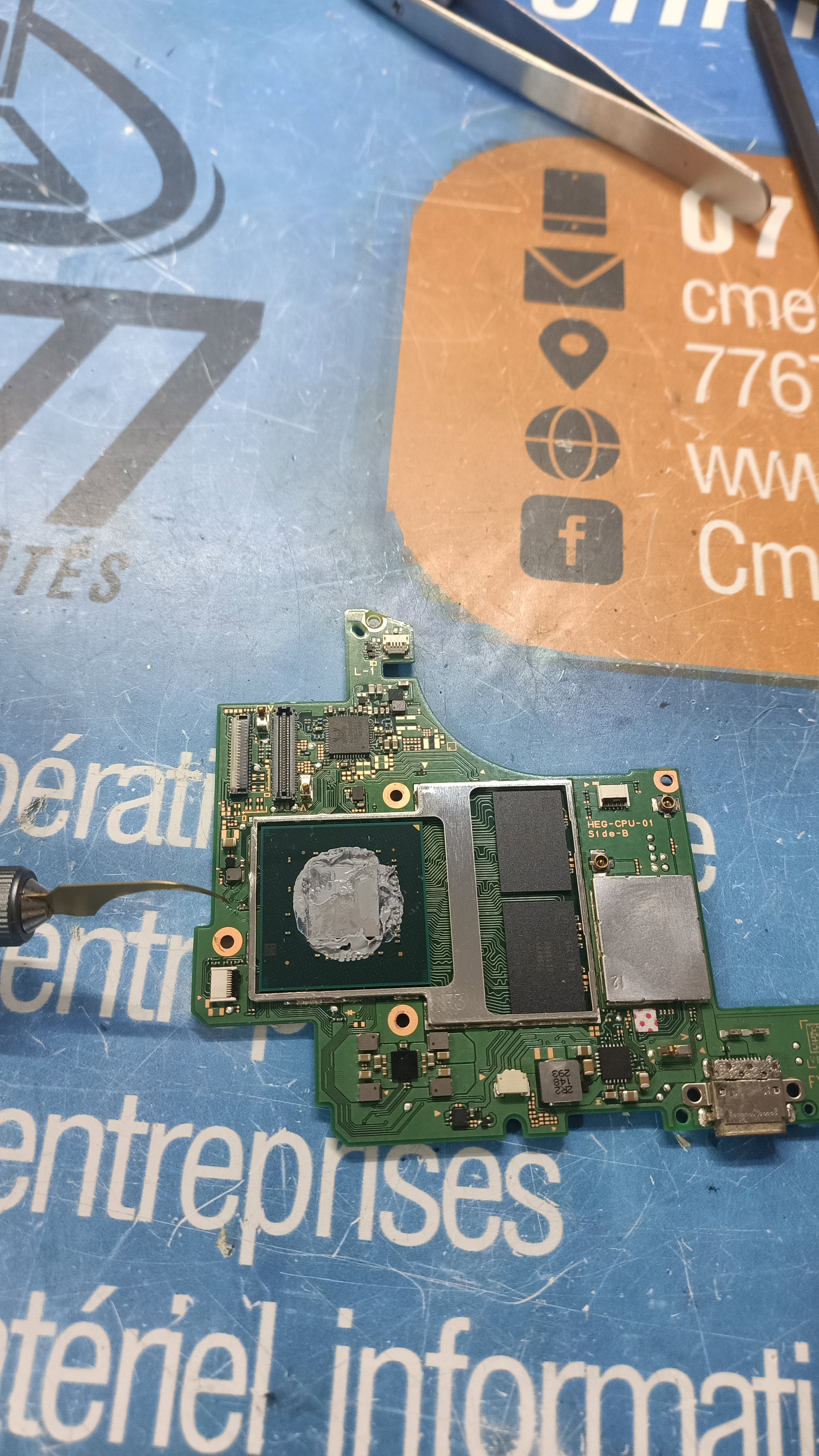 Restaurer le Plaisir du Jeu : Instantanés de Réparation de Consoles