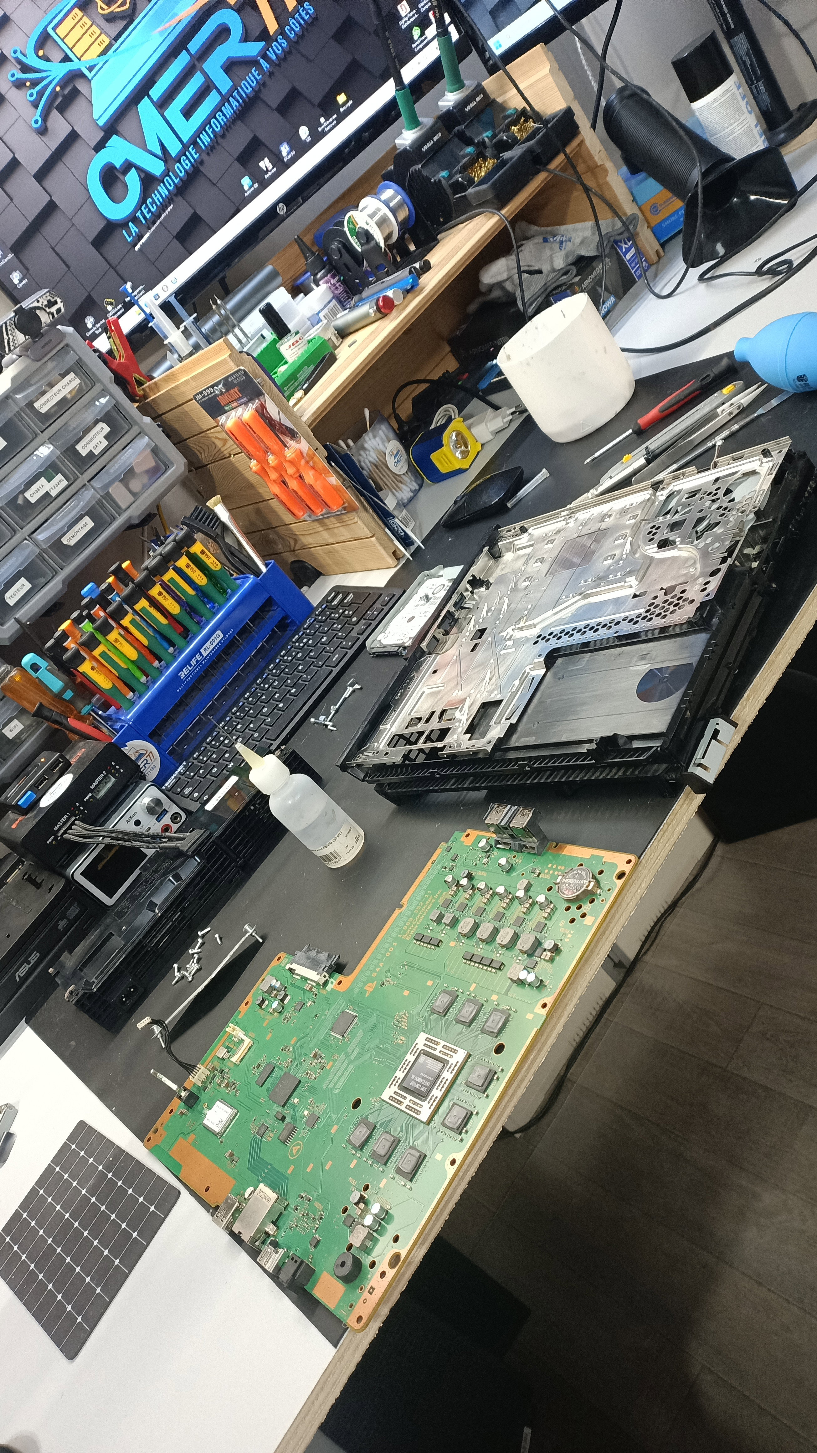 Restaurer le Plaisir du Jeu : Instantanés de Réparation de Consoles