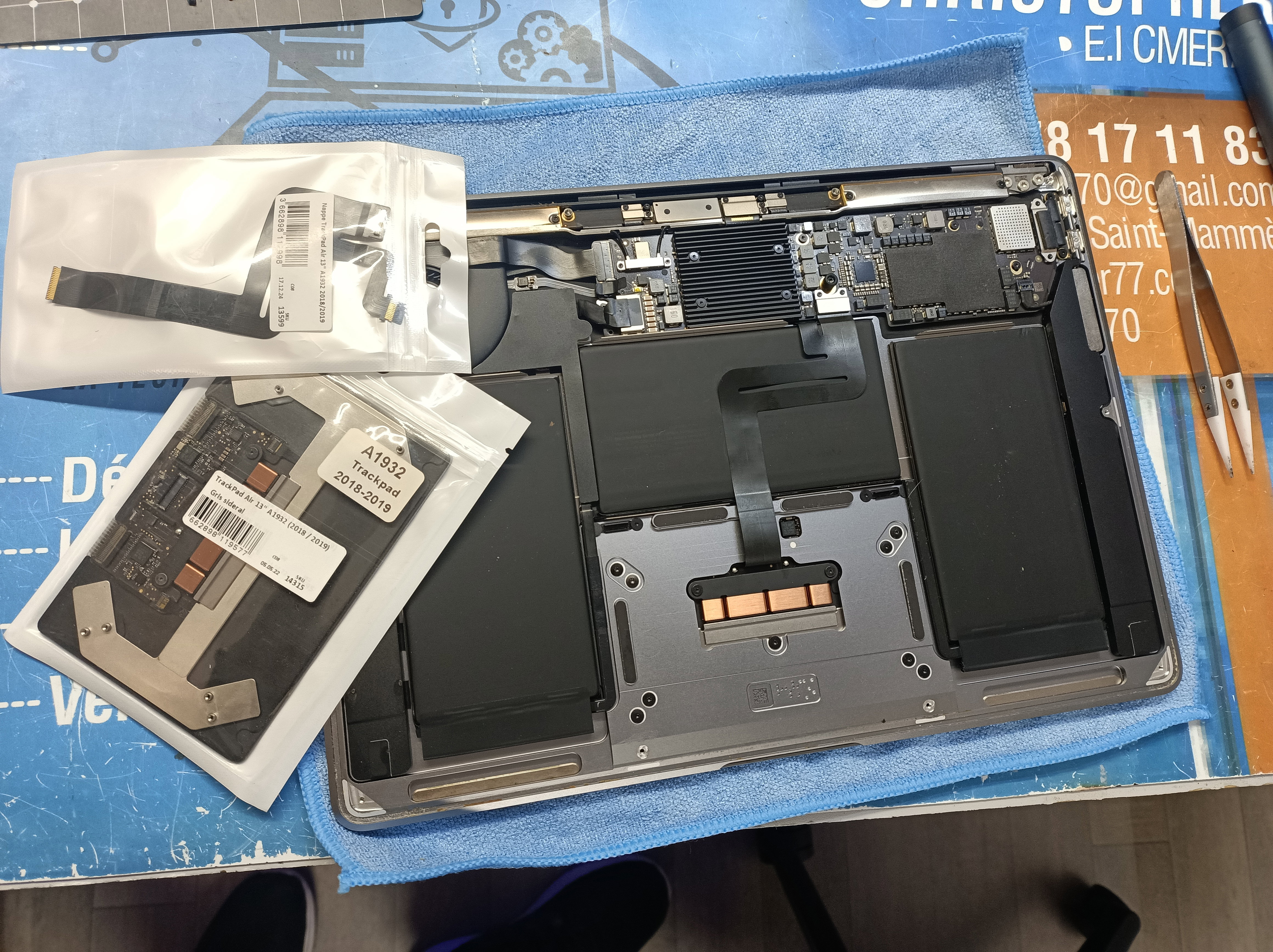 Quand la Technologie A Besoin d'Aide: Images de Réparations d'Ordinateurs