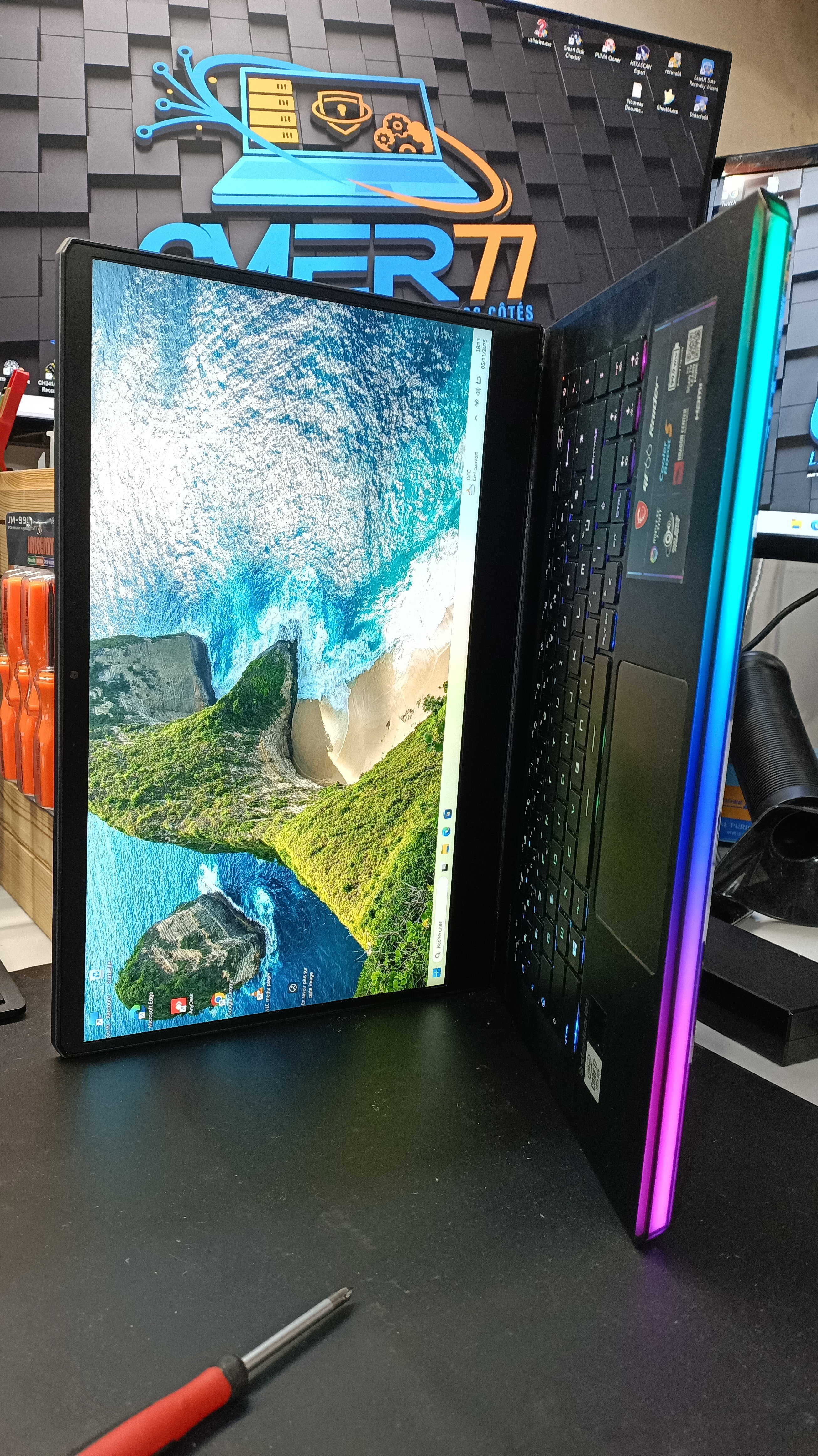 Quand la Technologie A Besoin d'Aide: Images de Réparations d'Ordinateurs