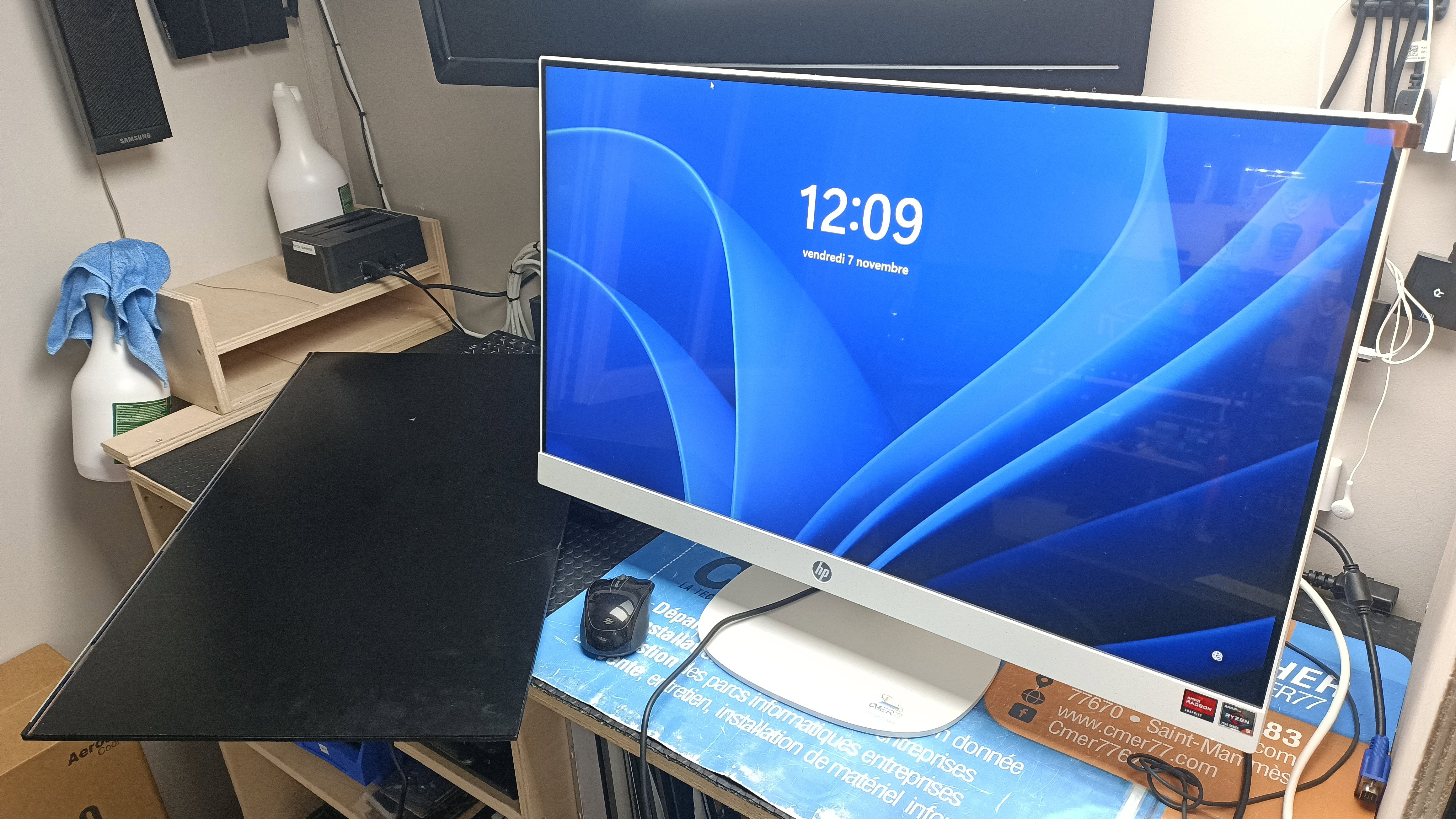 Quand la Technologie A Besoin d'Aide: Images de Réparations d'Ordinateurs