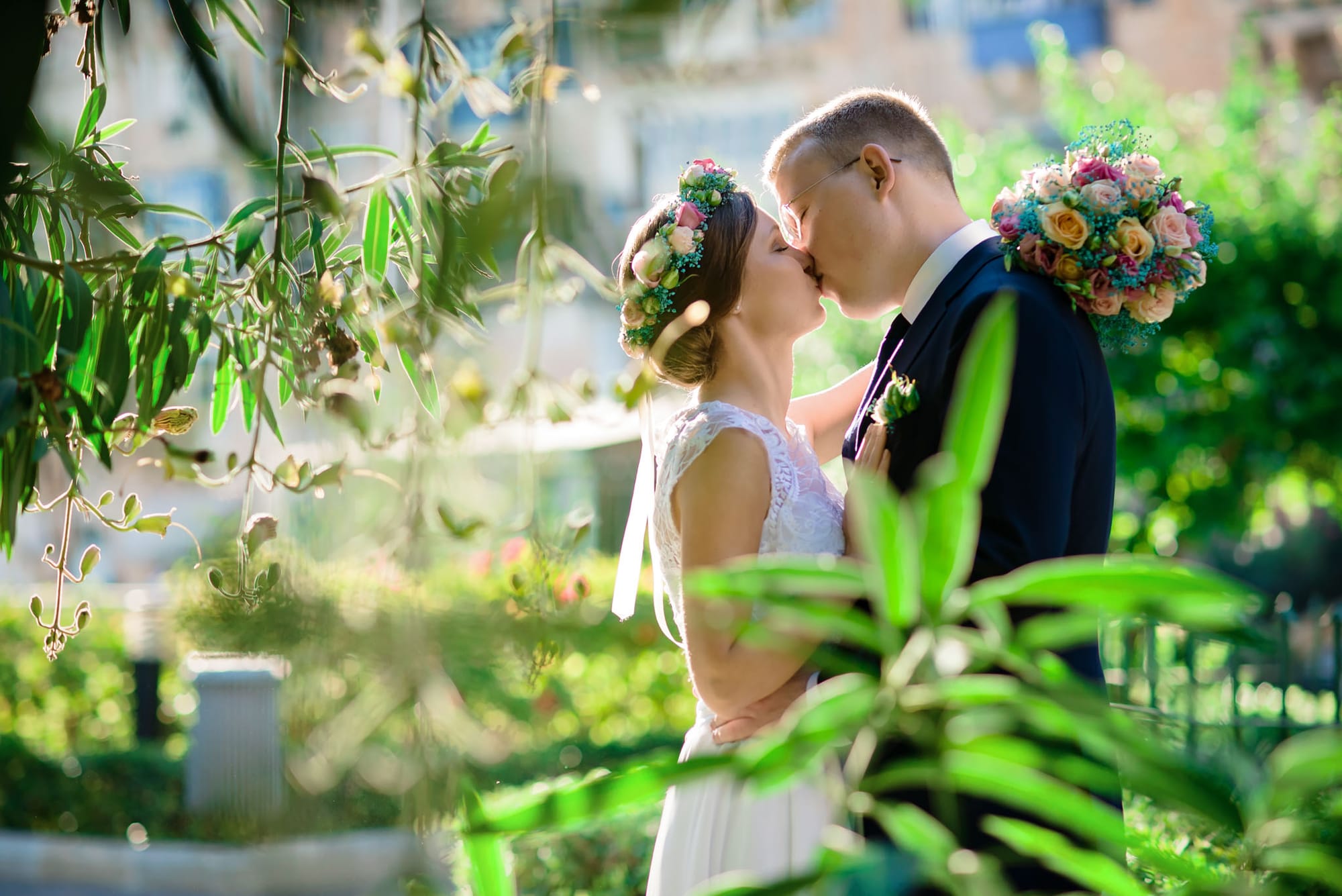 wedding session at lower barakka gardens in valletta 