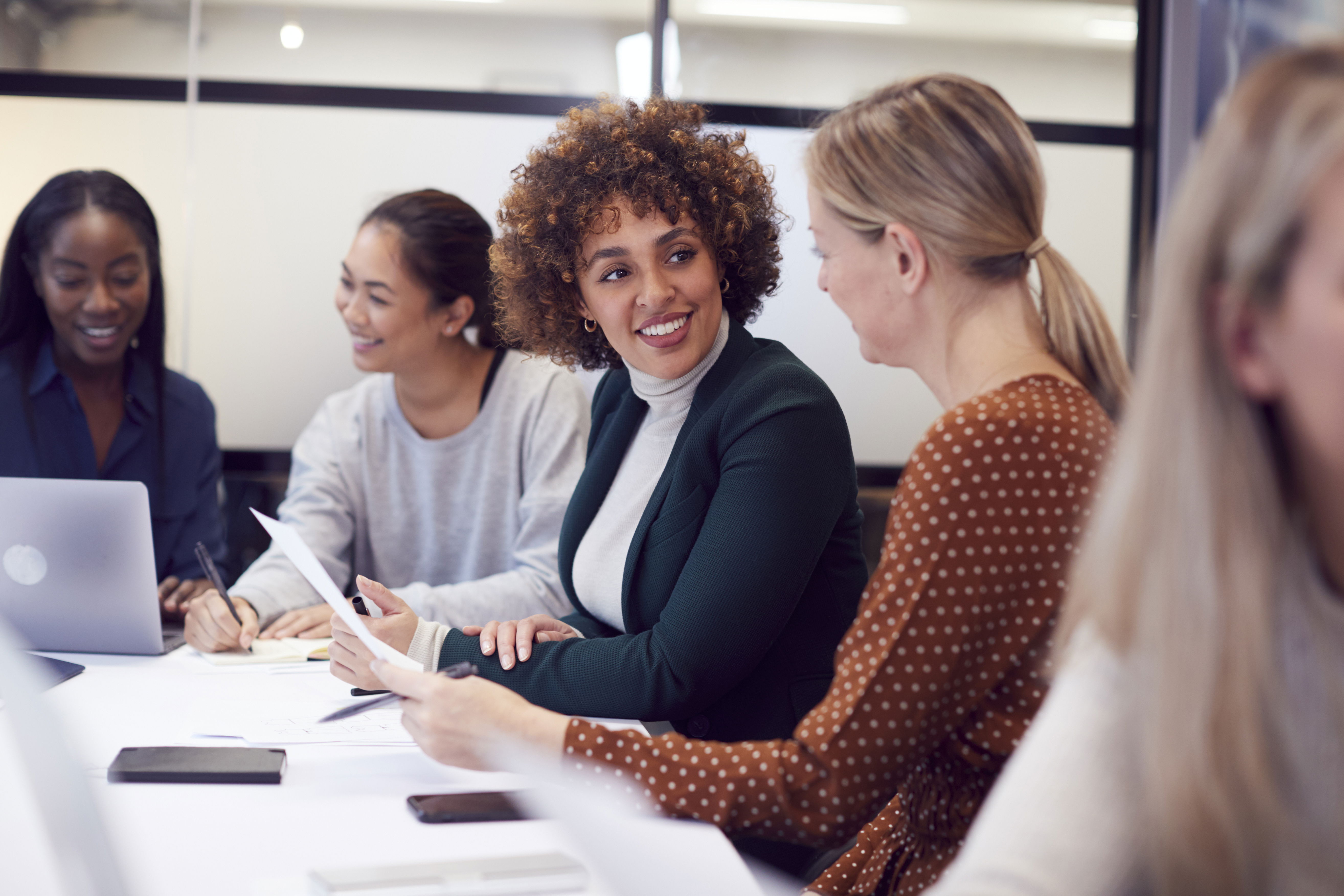 El formato del Master in Management de IE University es uno de los más completos de la oferta educativa de la institución.