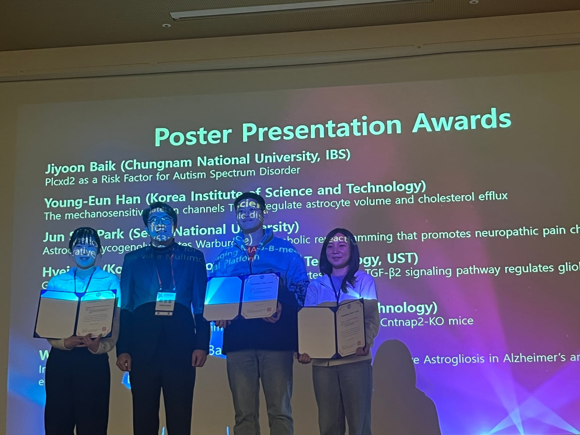 Young-Jung won the poster award from 2026 K-Glia