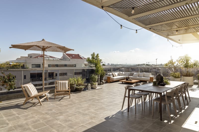 דירת פנטהאוז דו מפלסי | משפחה צעירה | נווה זמר רעננה