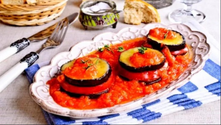 חצילים ברוטב עגבניות