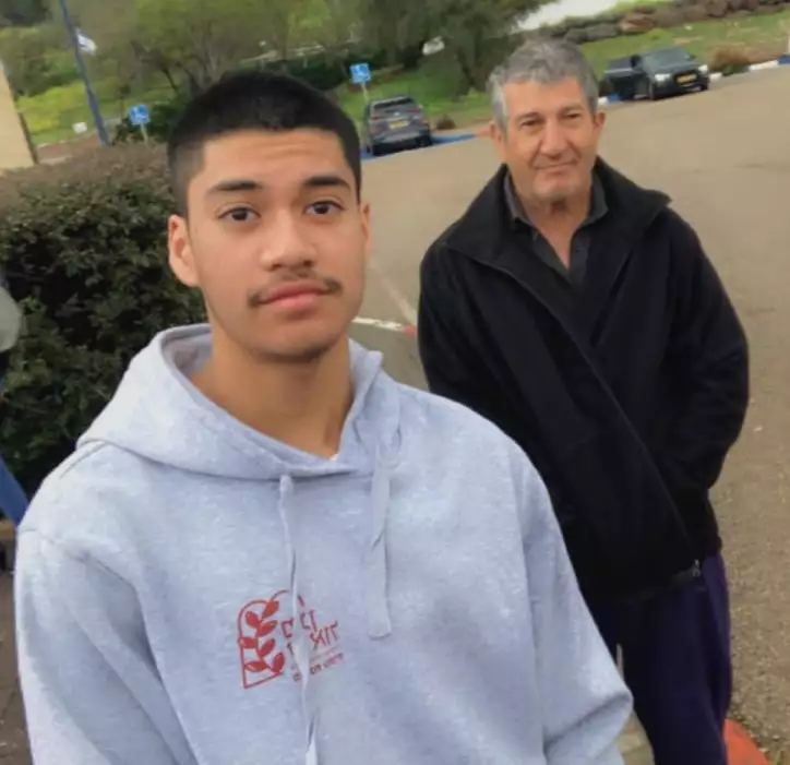 NETO חדשות :הלב נקרע :הטרגדיה של משפחת מנחם האב נחטף מהטנק לשבי המצרי - הבן נפל בפיצוץ הטנק בעזה