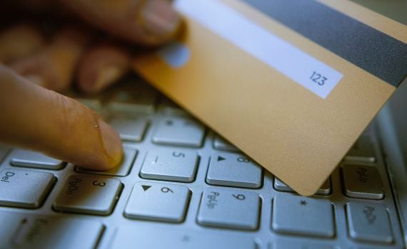 חדשות NETO : ספרים חדשים שיצאו לאור : "מר ניצחון" הוא מסע ביו מילים שנחצבו מתהומות הייאוש ועד להררי התקווה  הסופר והפובליציסט, עמנואל בן סבו