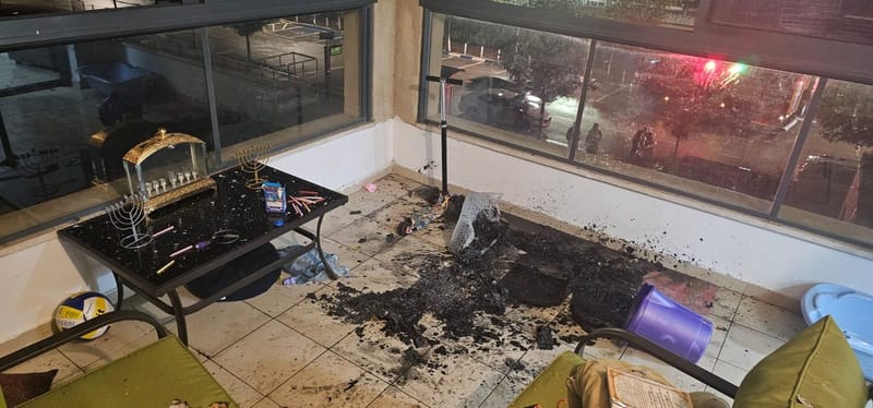 חדשות NETO: עפולה - שני פעוטות שיחקו בחנוכייה וגרמו לשריפה