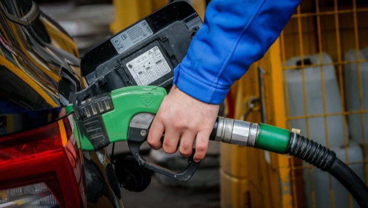 NETO חדשות  :הללויה-בשורה אדירה לנהגים: מחיר הדלק ירד לשפל של מעל שנתיים