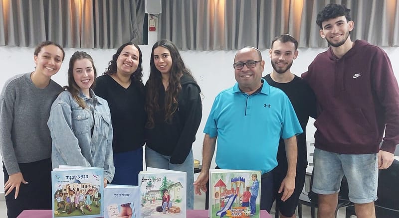 NETO חדשות  : לרגל יום השפה העברית  התארח הסופר , המחנך והפובליציסט עמנואל בן סבו בפנימייה שהייתה לו לבית שני