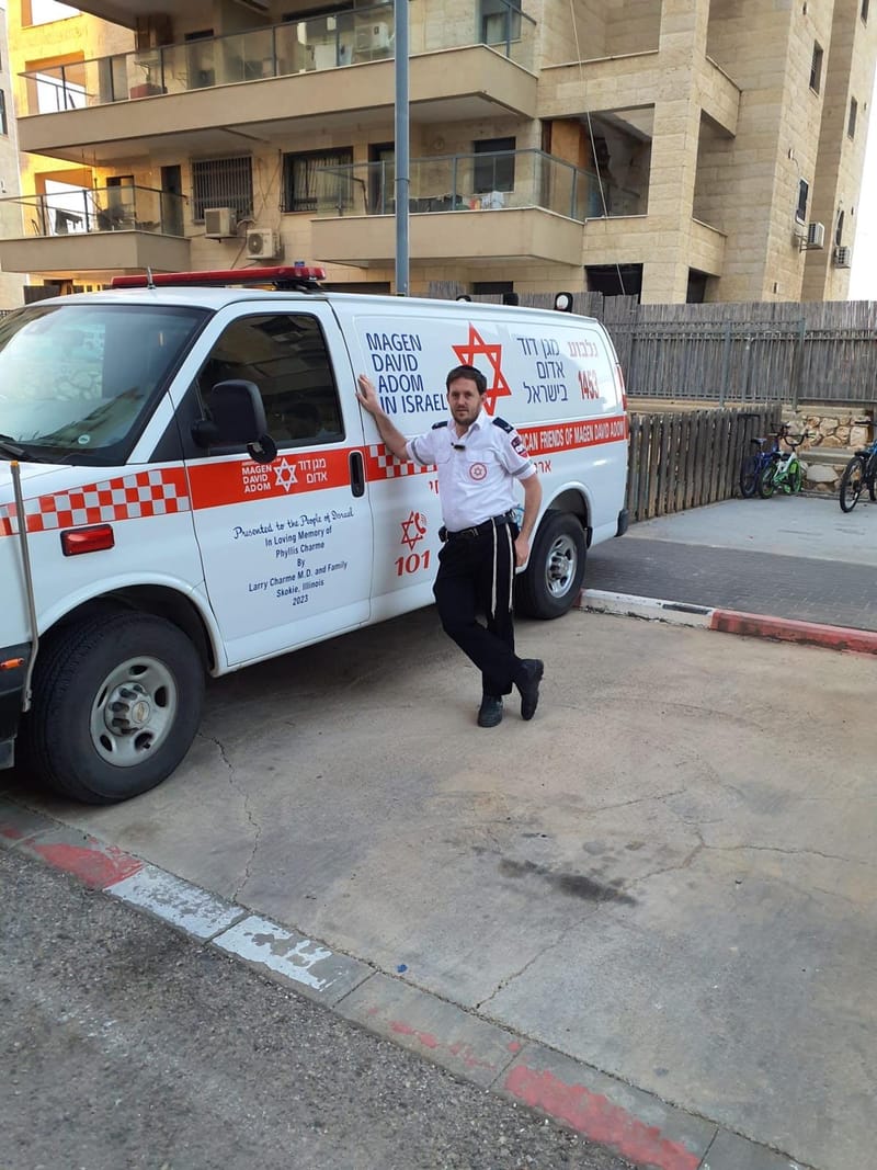 NETO חדשות : סגירת מעגל מרגשת: בהפרש של 5 שעות בלבד, צוותי מגן דוד אדום יילדו שתי אחיות בנוף הגליל