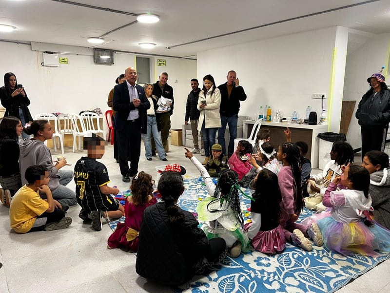 ערי הצפון :מקומי :עפולה: חוגגים פורים מקלטים