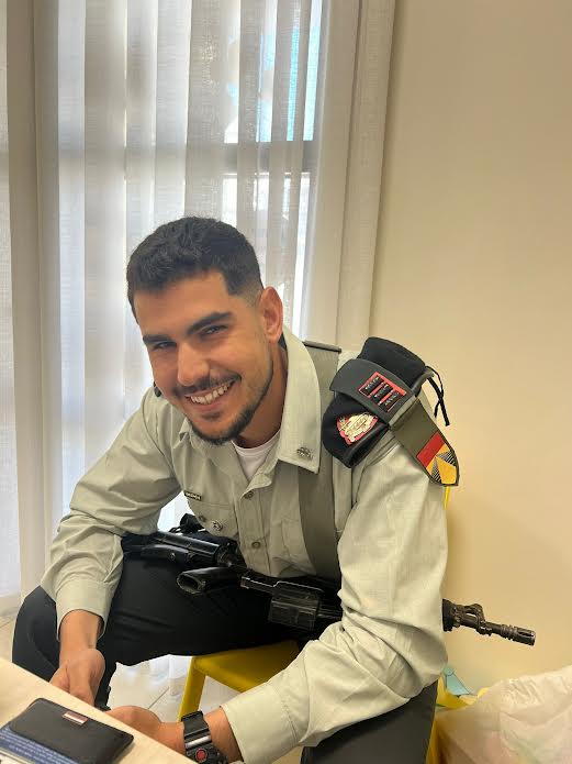 NETO חדשות : קבוצת המנהיגות "שגרירי החיוך של גיא " חילקה מאות משלוחי מנות לכבודו ולזכרו