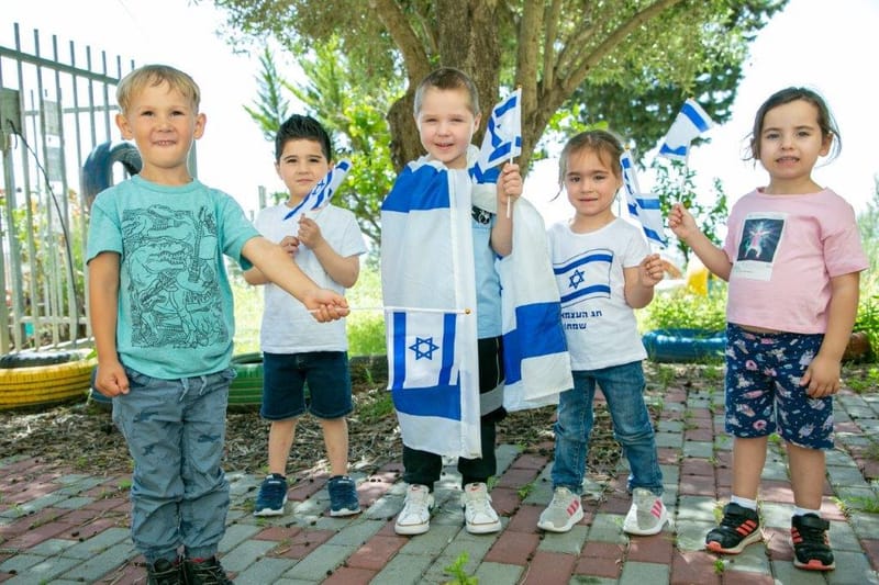 ערי הצפון :נוף הגליל : עושים שמח עם  משאיות מוסיקה שמחה