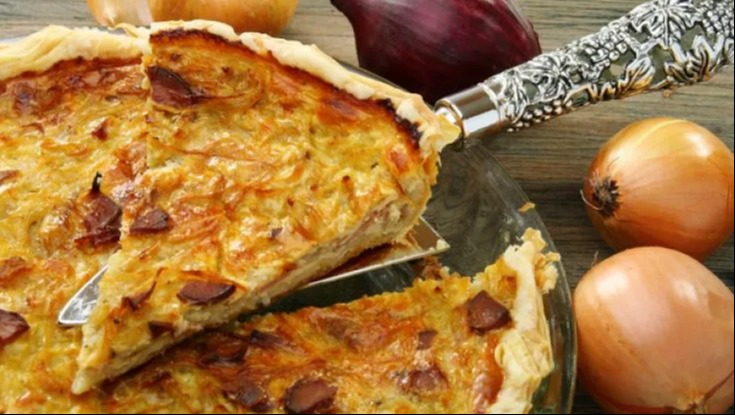 פשטידת בצל וזיתים שחורים