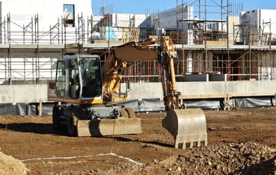 10 דרכים לחסוך כסף וזמן בהשכרת פיגום גלגלים בלי להתפשר על בטיחות