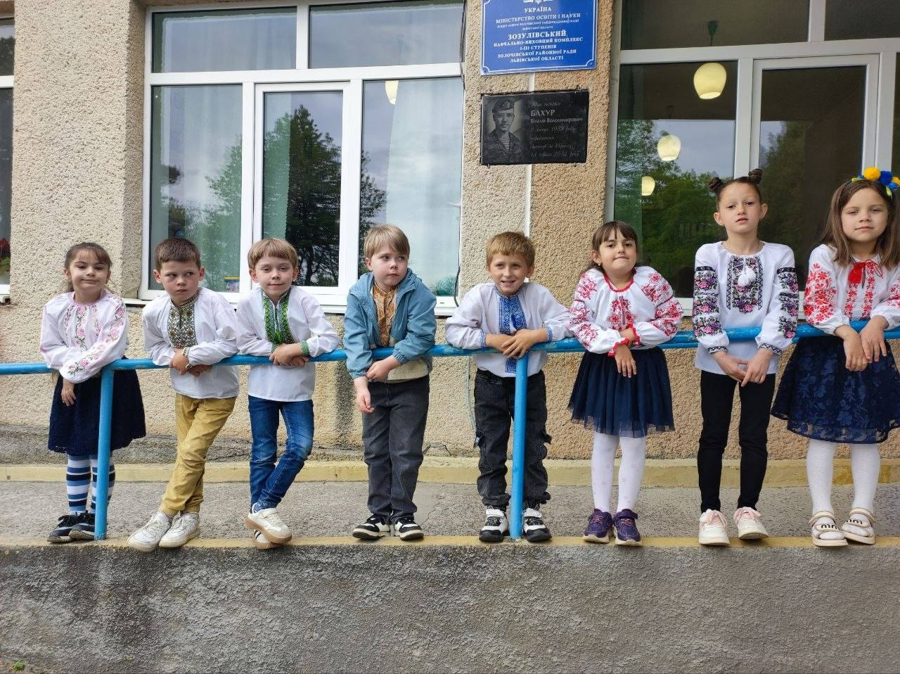 На зображенні може бути: дитина