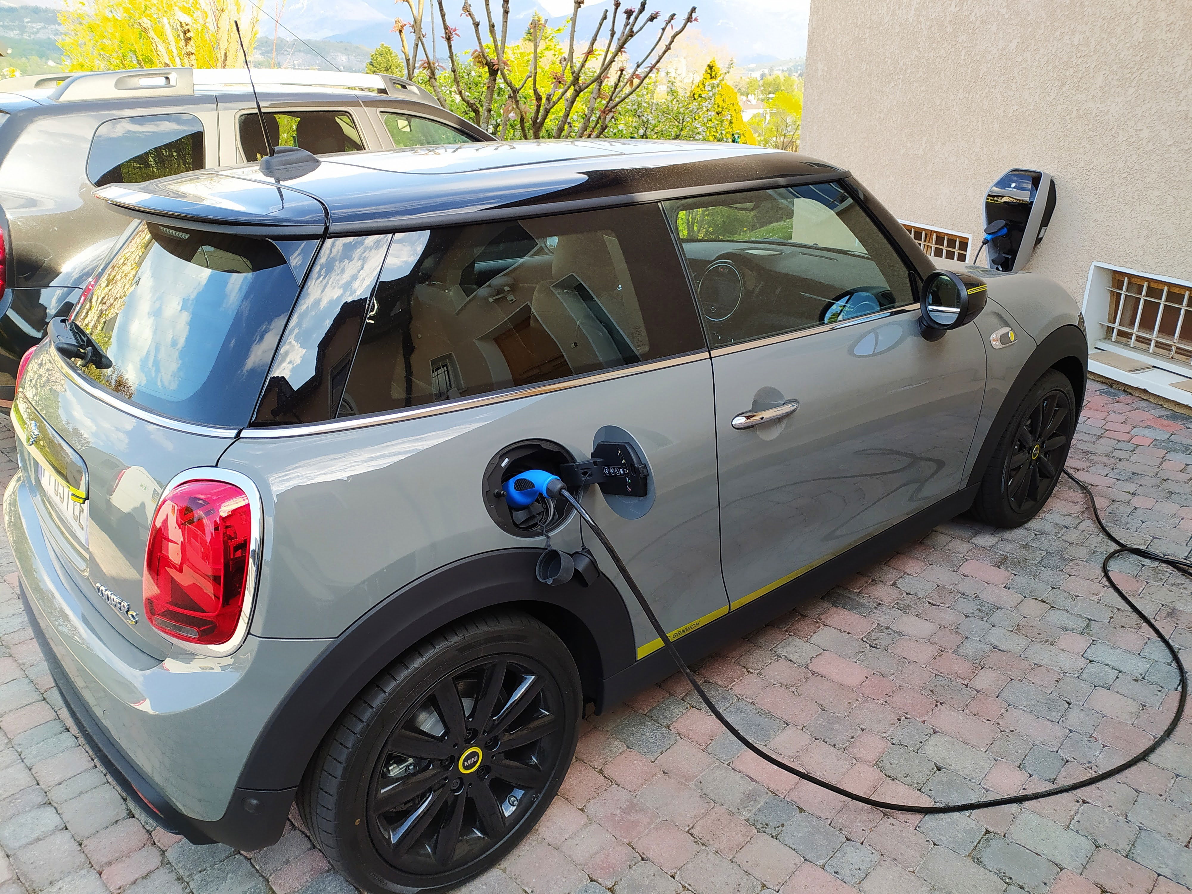 borne de recharge mini BMW chambery