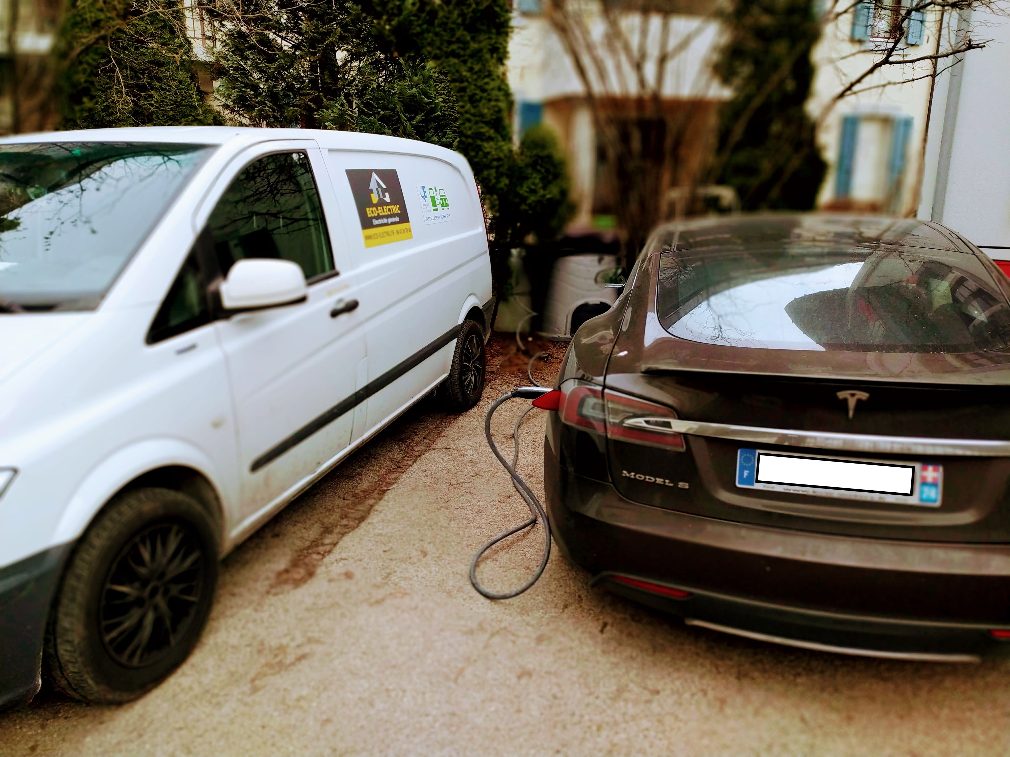borne de recharge tesla