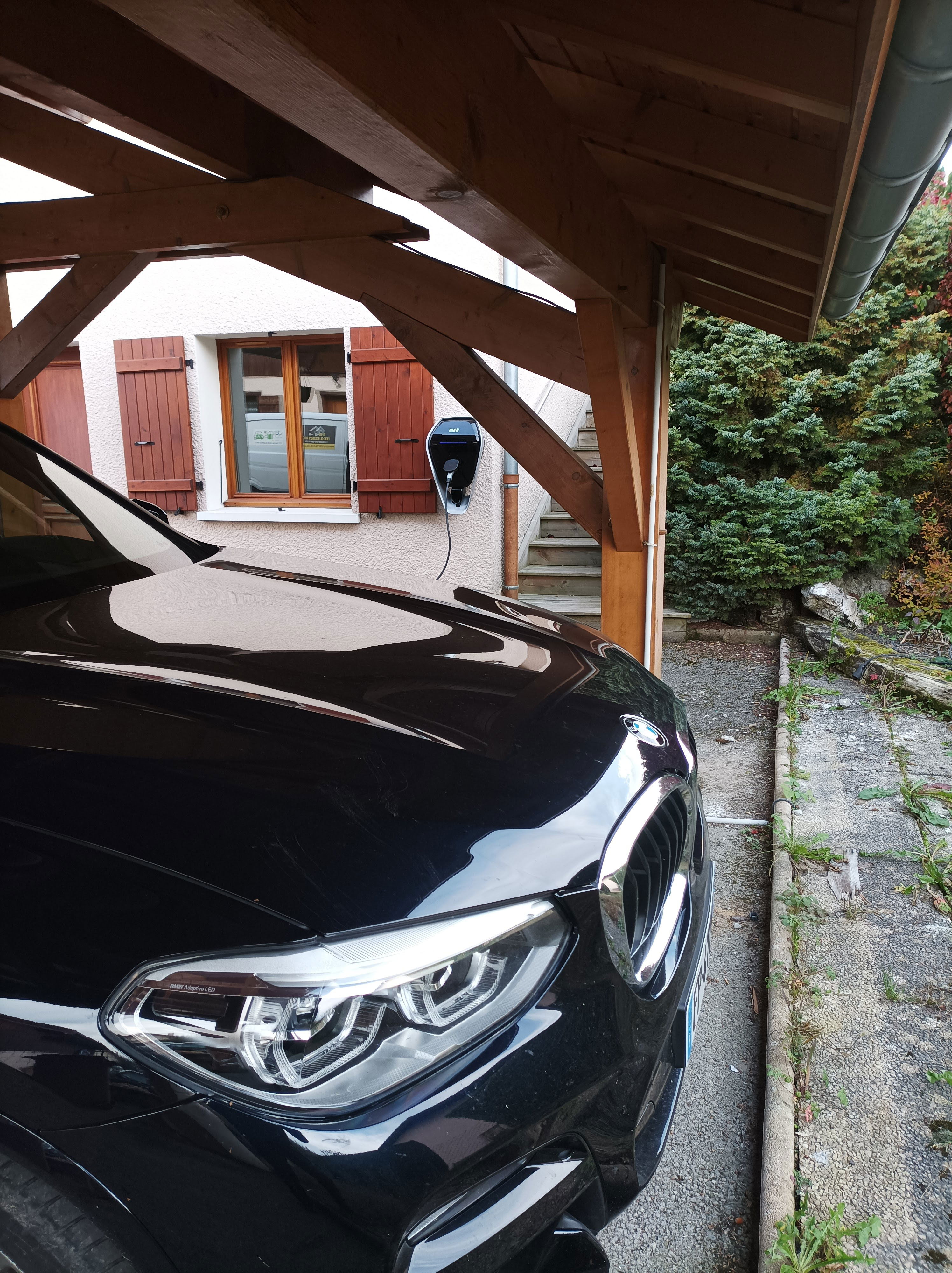 borne de recharge pour BMW ou MINI électrique et hybride rechargeable