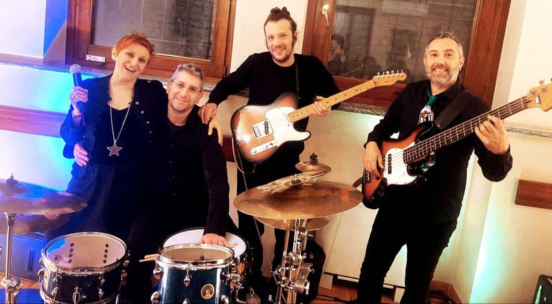 HANDS UP FUNKY MUSIC SOUND