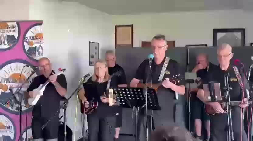 8 Members of the D'Ukes of Halton Ukulele Band played 7 songs at the Summer Strum in Hoylake