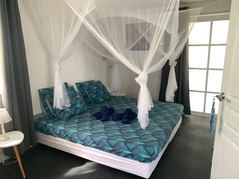 Pour 2 adultes max, la chambre MOANA