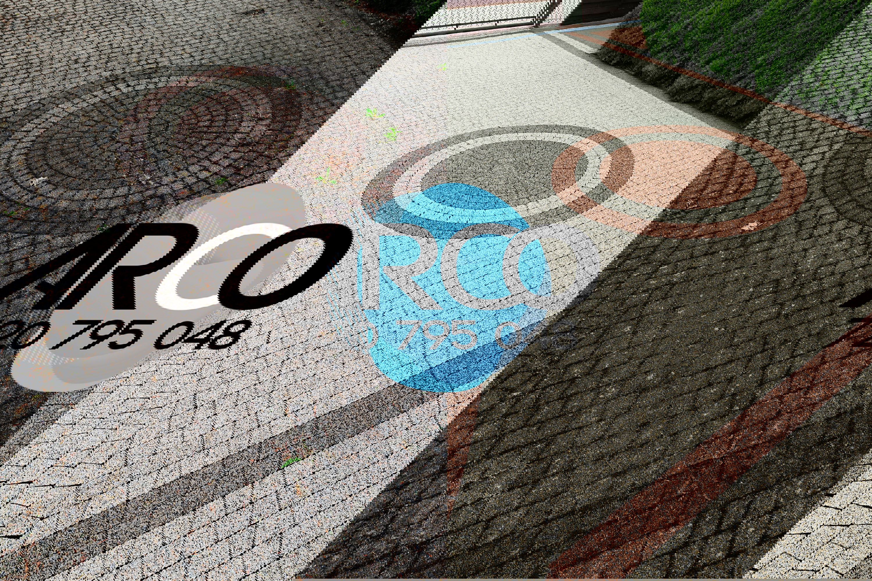 czyszczenie bruku tarnów efekt przed po