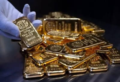 الذهب يتعافى مدعومًا بضعف البيانات الأميركية وتزايد رهانات خفض الفائدة