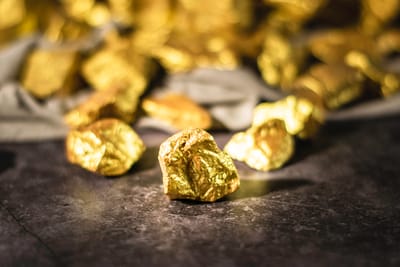 🔶الذهب (XAU/USD) يواصل الصعود مدفوعًا بتصاعد التوترات العالمية