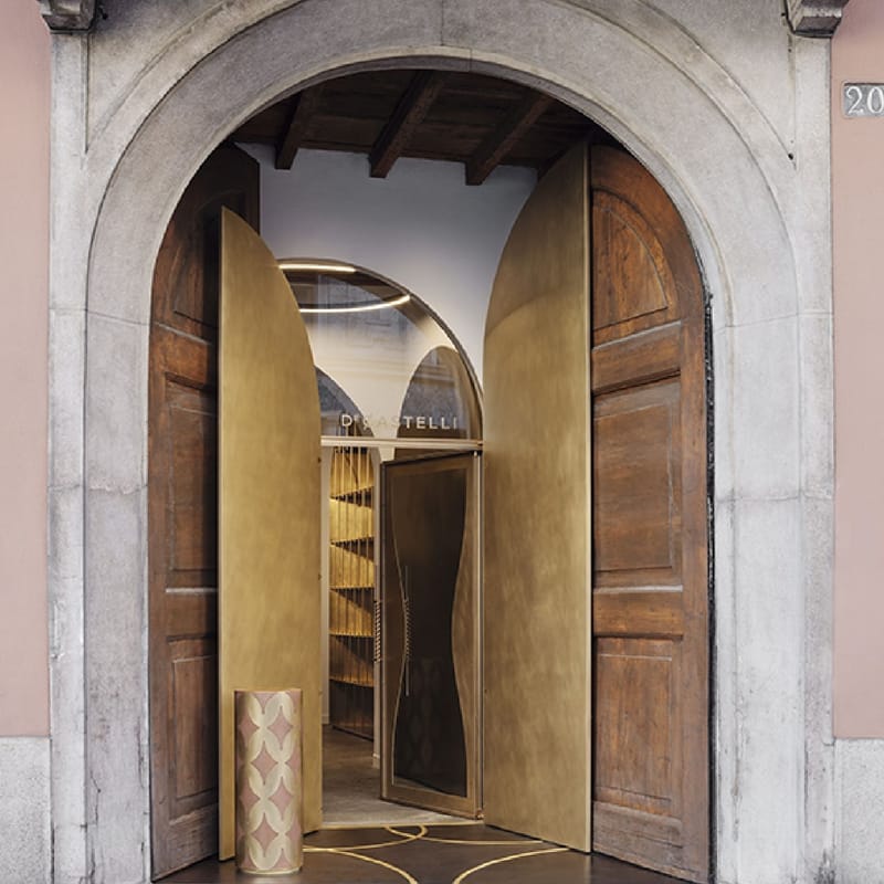 Portes en bois et bronze