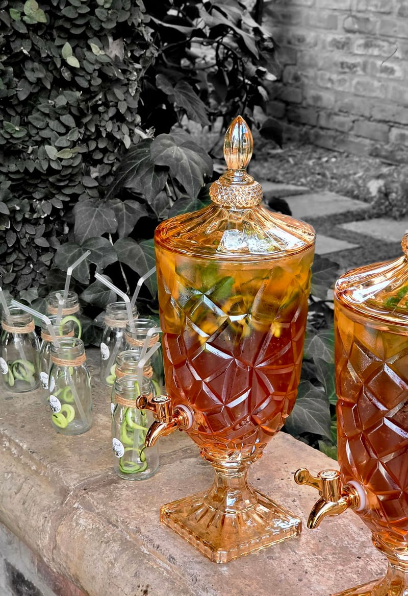 CAN BE ALCOHOLIC OR NON-ALCOHOLIC