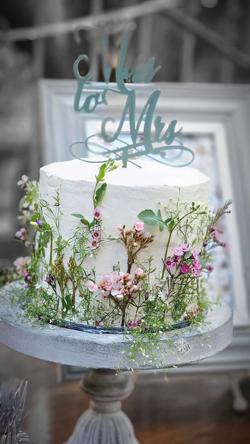 CAKES & CUPCAKES