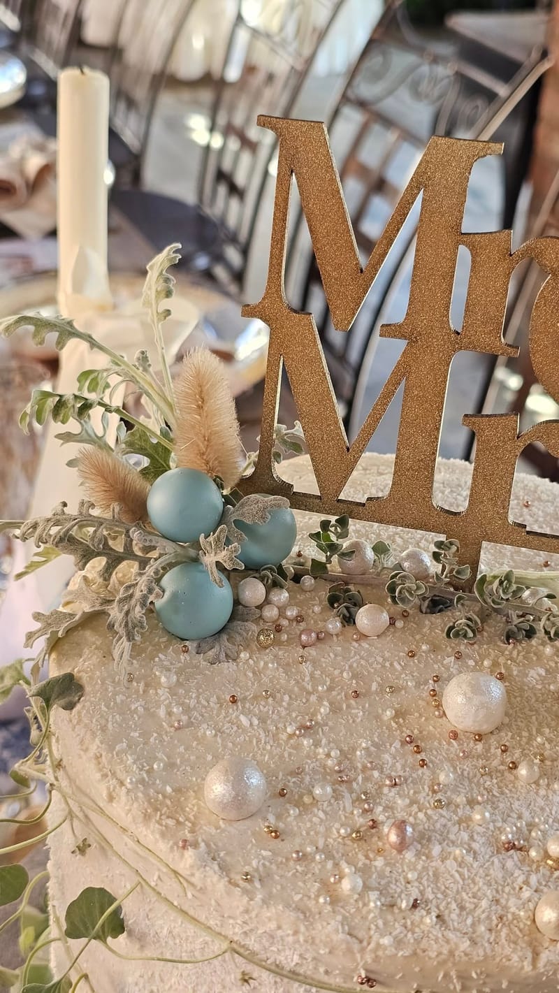 CAKES & CUPCAKES