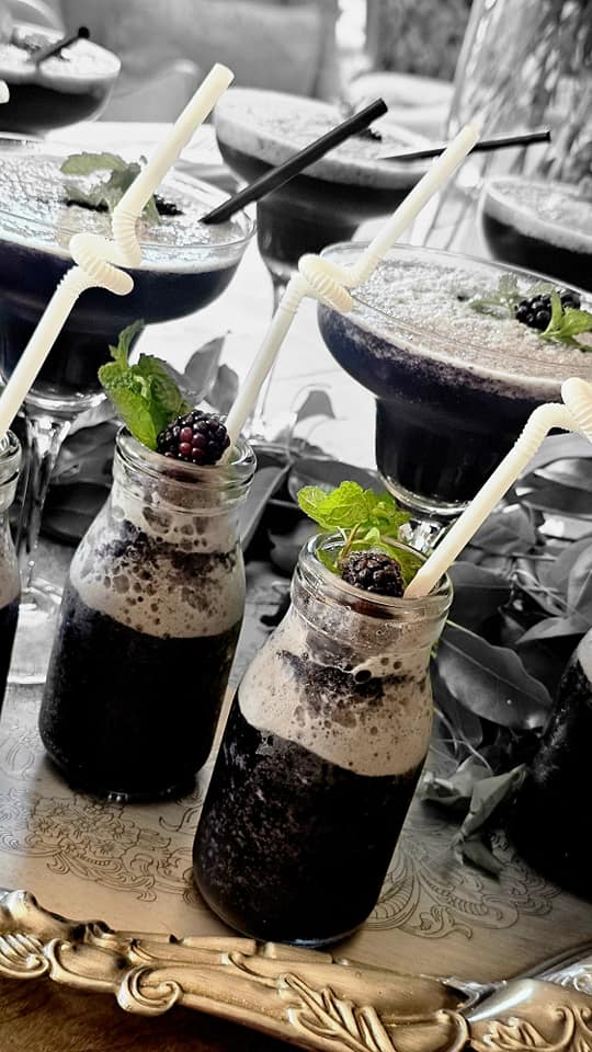CAN BE ALCOHOLIC OR NON-ALCOHOLIC