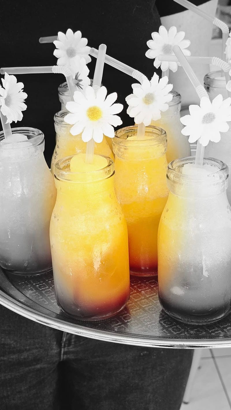 CAN BE ALCOHOLIC OR NON-ALCOHOLIC