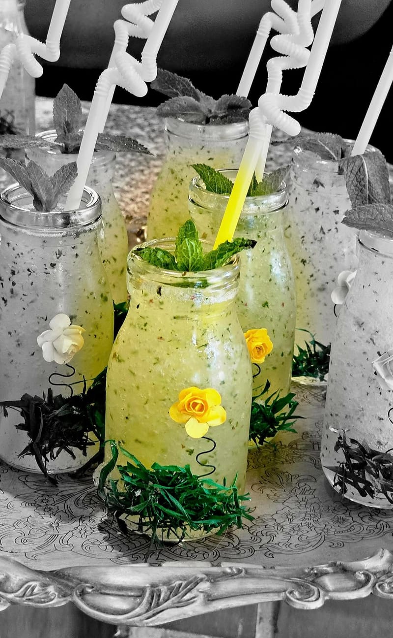 CAN BE ALCOHOLIC OR NON-ALCOHOLIC