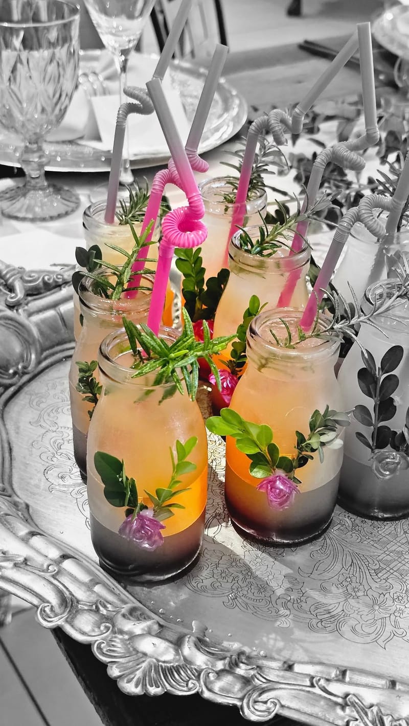 CAN BE ALCOHOLIC OR NON-ALCOHOLIC