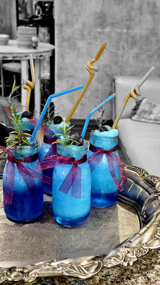 CAN BE ALCOHOLIC OR NON-ALCOHOLIC