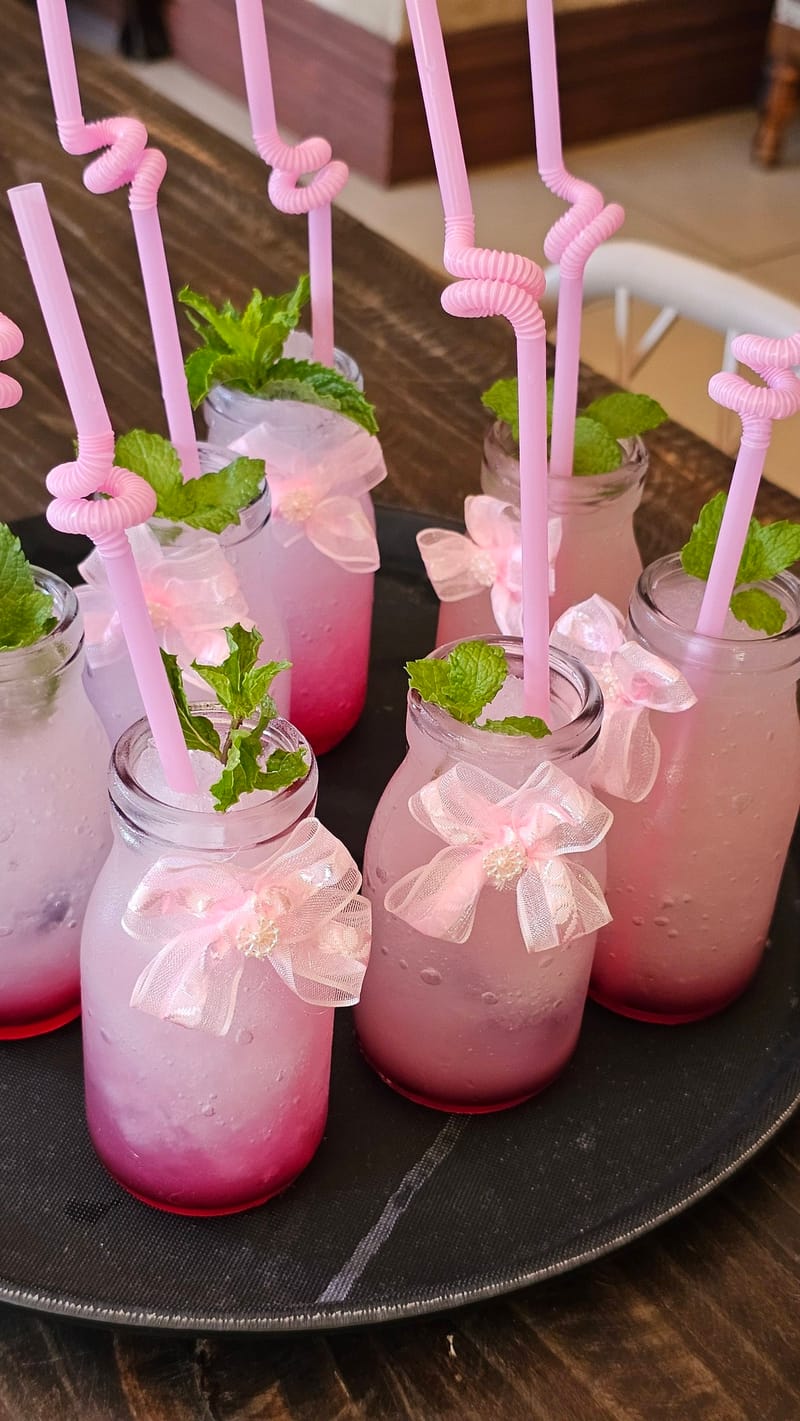 CAN BE ALCOHOLIC OR NON-ALCOHOLIC